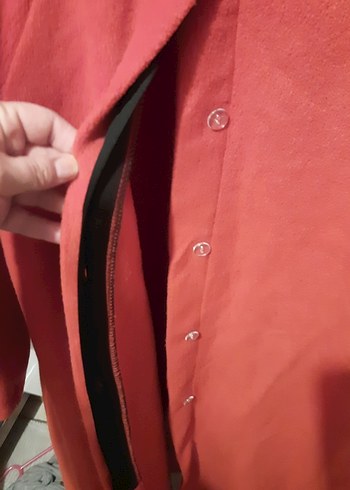 Kırmızı Uzun Kollu Düğmeli Kadın Kaban - Görsel 2