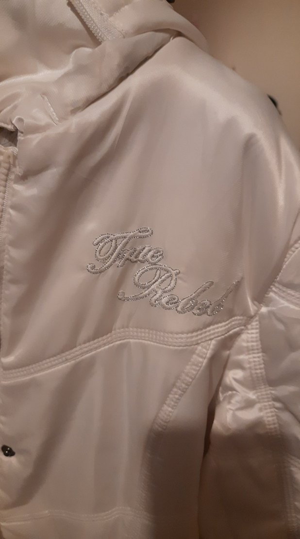 Beyaz Uzun Kollu Kadın Mont - Görsel 2