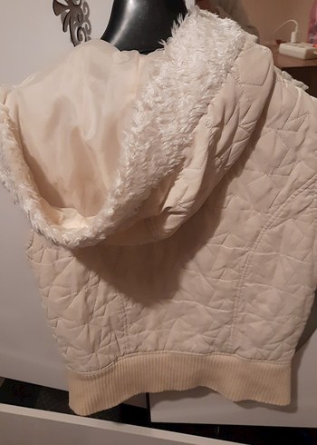 Beyaz Kürklü Kadın Yelek - Görsel 3