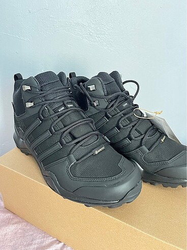 42 Beden Adidas bot