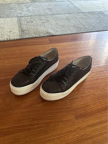 Sneaker