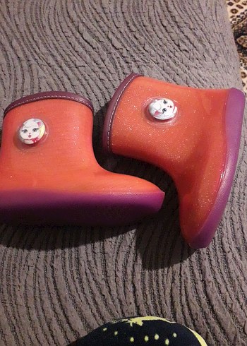 Kız Çocuk Parlak Kırmızı Kauçuk Bot - Görsel 5