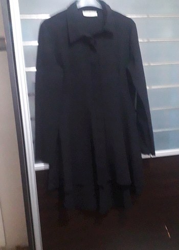 siyah gömlek fırfır detaylı arkadan kuğu gbi - Görsel 2