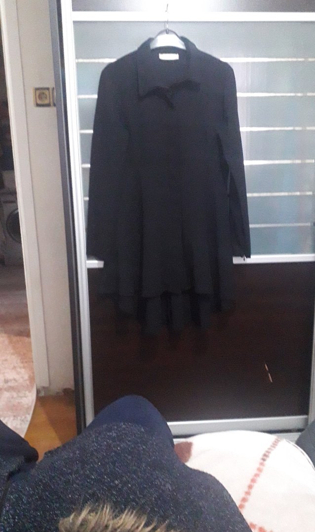 siyah gömlek fırfır detaylı arkadan kuğu gbi - Görsel 5