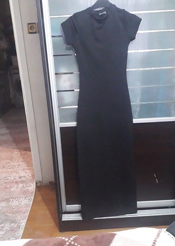 Yüksek Yakalı Siyah Uzun Elbise - Görsel 2