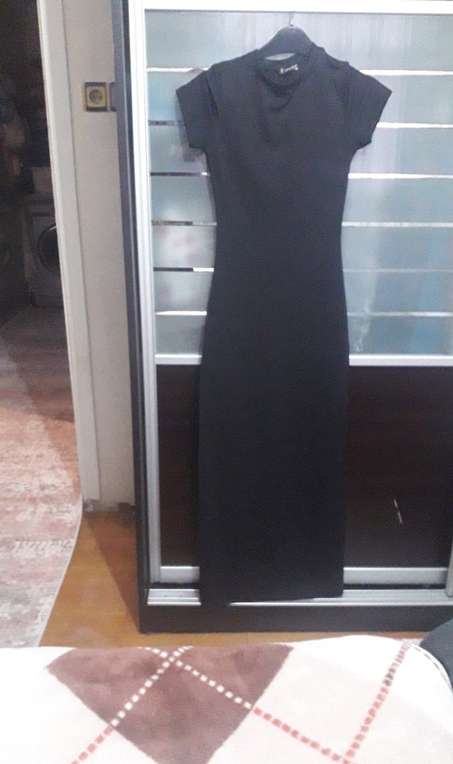 Yüksek Yakalı Siyah Uzun Elbise - Görsel 3