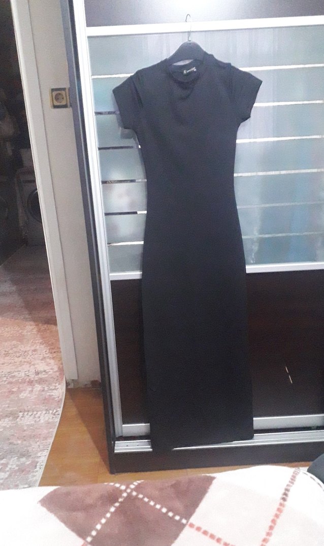Yüksek Yakalı Siyah Uzun Elbise - Görsel 2