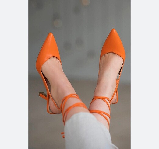 Turuncu topuklu stiletto bağcıklı terlik