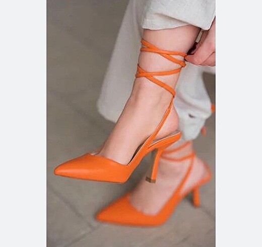 Diğer Turuncu topuklu stiletto bağcıklı terlik