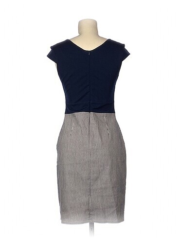 38 Beden PreLoved Kısa Elbise %70 İndirimli.