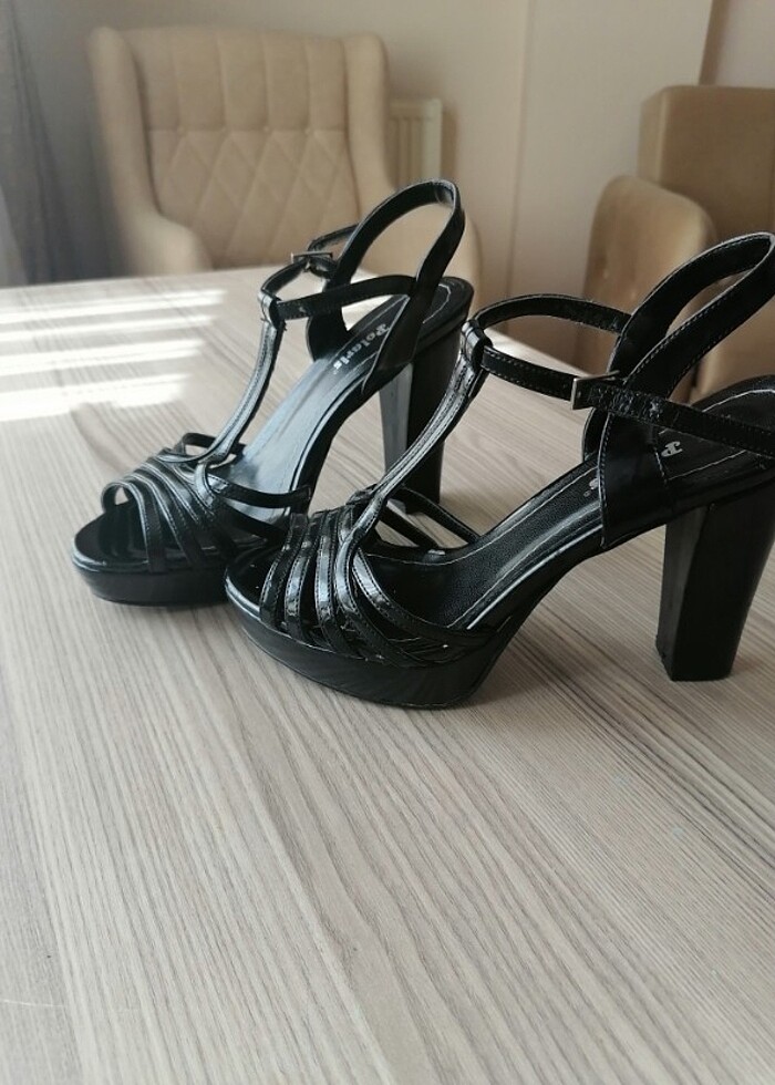 Kadın topuklu ayakkabı - Görsel 4