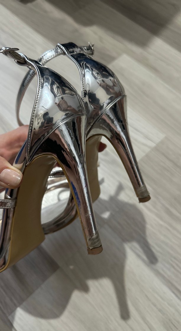 Gümüş  Renkli Metal Tokalı İnce Topuklu Kadın Ayakkabı - Görsel 4