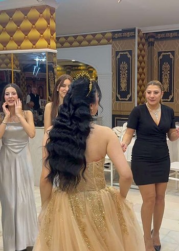 Altın Renkli Straplez Uzun Abiye Elbise kına elbisei Taç hediye - Görsel 3