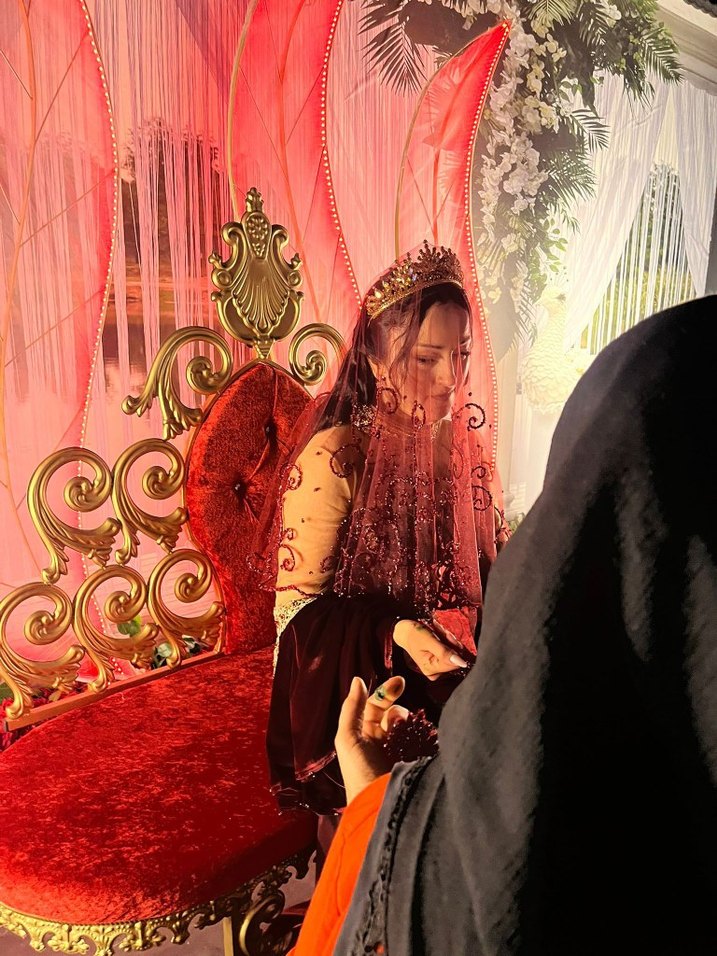 Bordo Nakışlı taş işlemeli duvak - Görsel 5