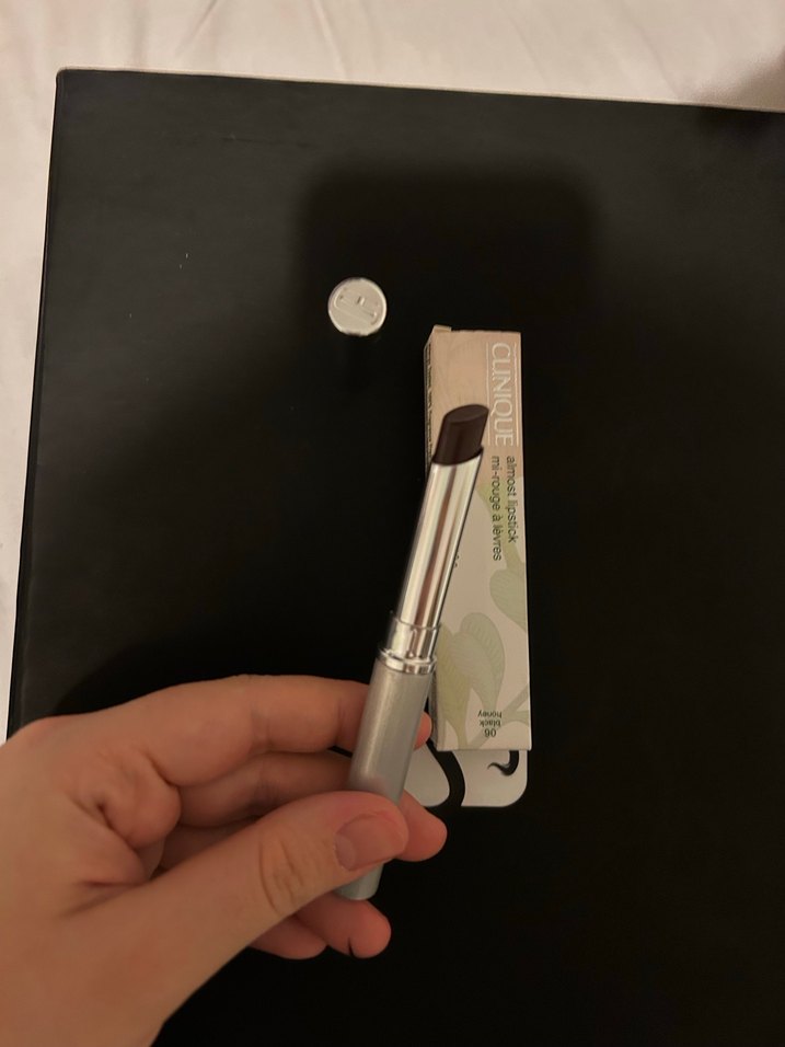 Clinique Koyu kahverengi Ruj black honey - Görsel 2