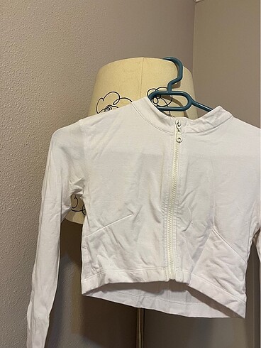 Zara Beyyoglu crop