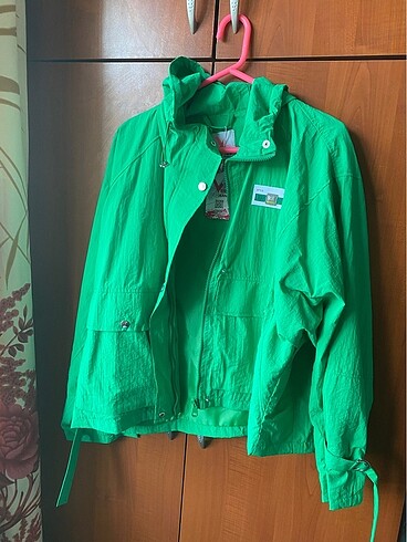 Bershka Yeşil yağmurluk