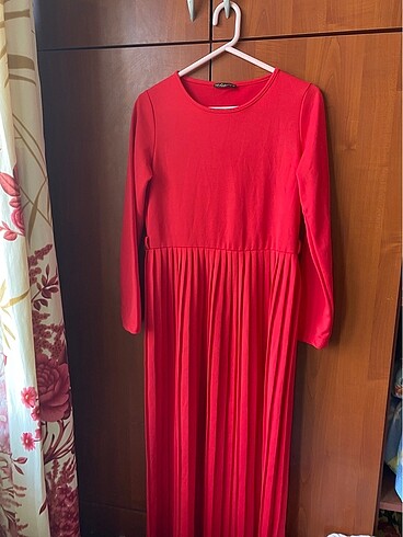 Zara Kırmızı elbise
