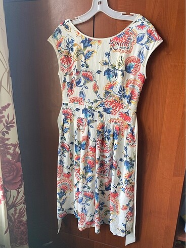 H&M Beyaz çiçekli elbise