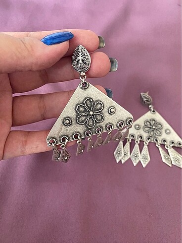 Otantik sallantılı küpe