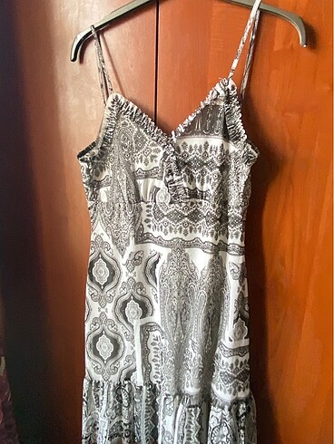 H&M Gri desenli şifon elbise