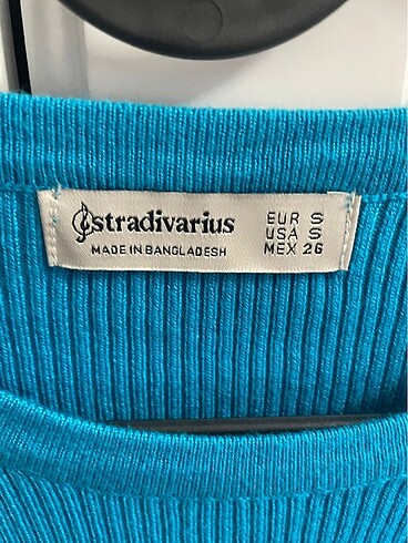 s Beden Stradivarius büzgülü tişört