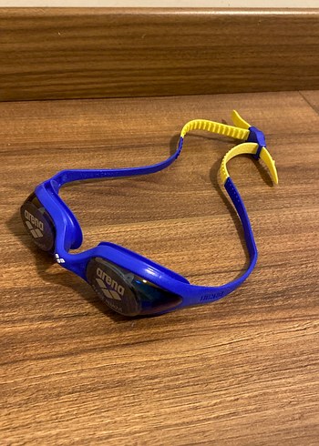 Arena Mavi Yüzücü Gözlüğü Velcro Bantlı 6/12 YAŞ - Görsel 3