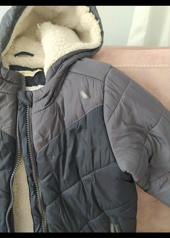 Erkek Çocuk Gri Kapüşonlu Kürklü Mont - Görsel 5