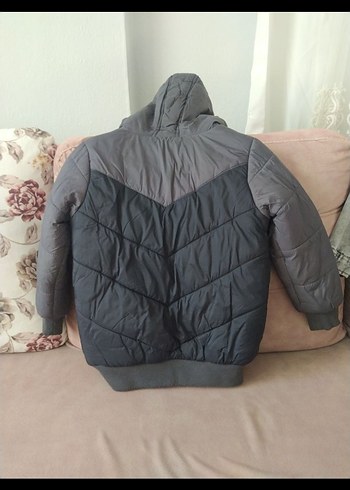 Erkek Çocuk Gri Kapüşonlu Kürklü Mont - Görsel 3