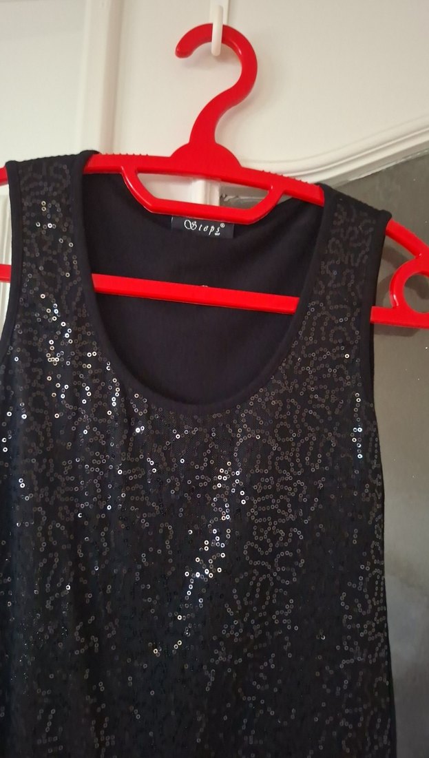 Parlak Siyah Kolsuz Kadın Bluz - Görsel 3