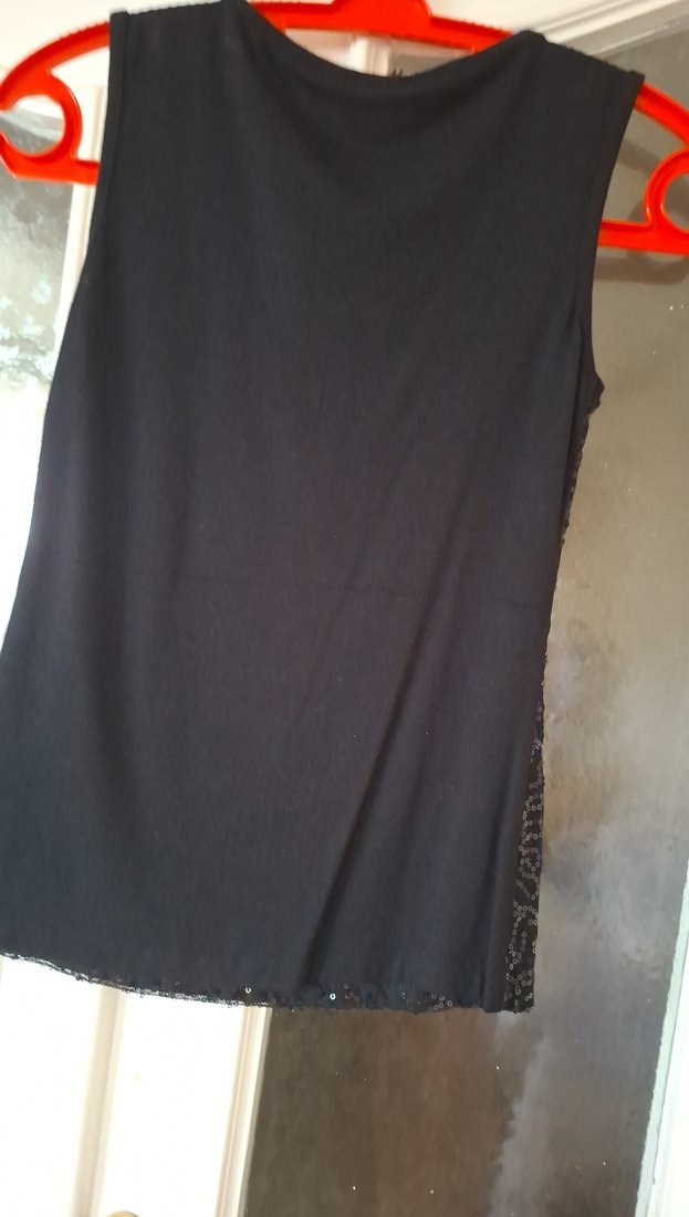 Parlak Siyah Kolsuz Kadın Bluz - Görsel 4