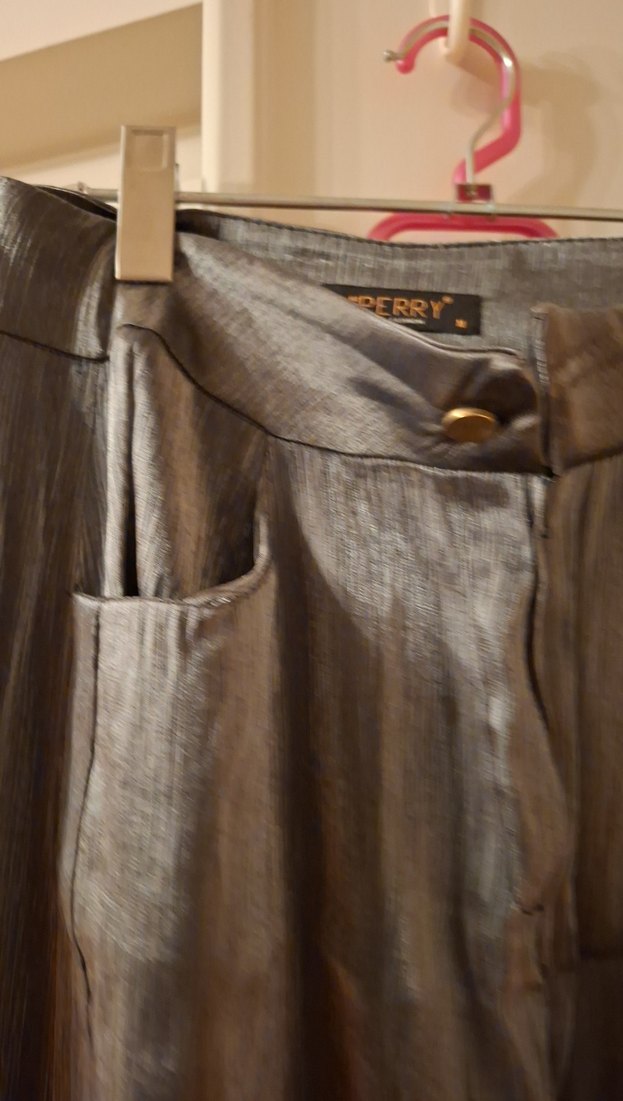 Parlak gri yanları düğmeli pantalon - Görsel 4