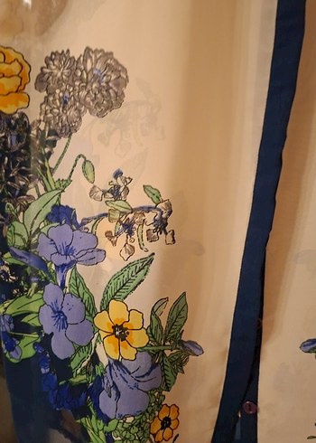 Mavi Çiçek Desenli Kolsuz Bohem Gömlek - Görsel 2