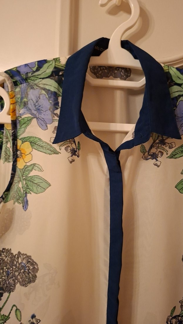 Mavi Çiçek Desenli Kolsuz Bohem Gömlek - Görsel 3