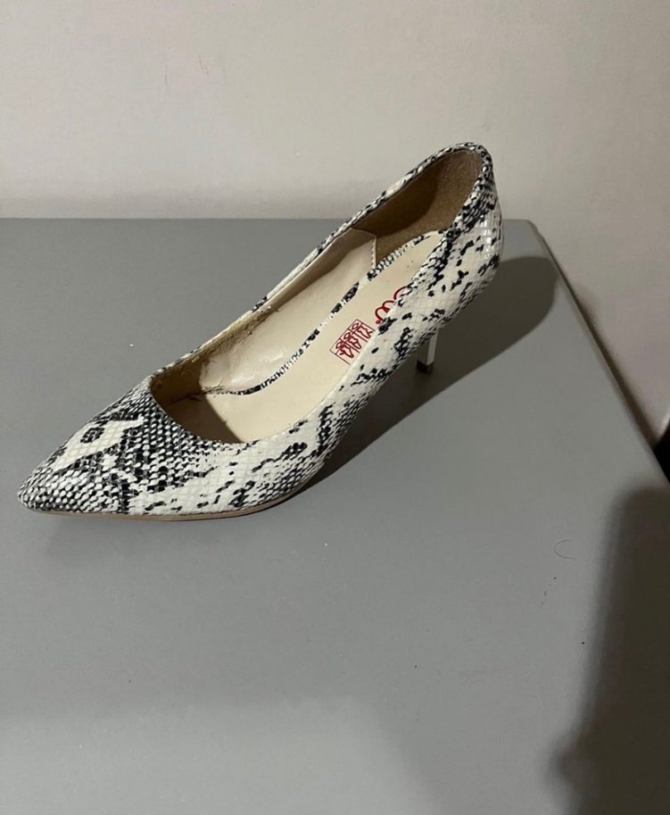 Kadın Beyaz Yılan Desenli Topuklu Ayakkabı - Görsel 2