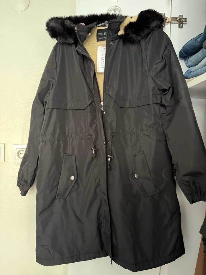 Siyah Kürk Detaylı Midi Kadın Mont - Görsel 2