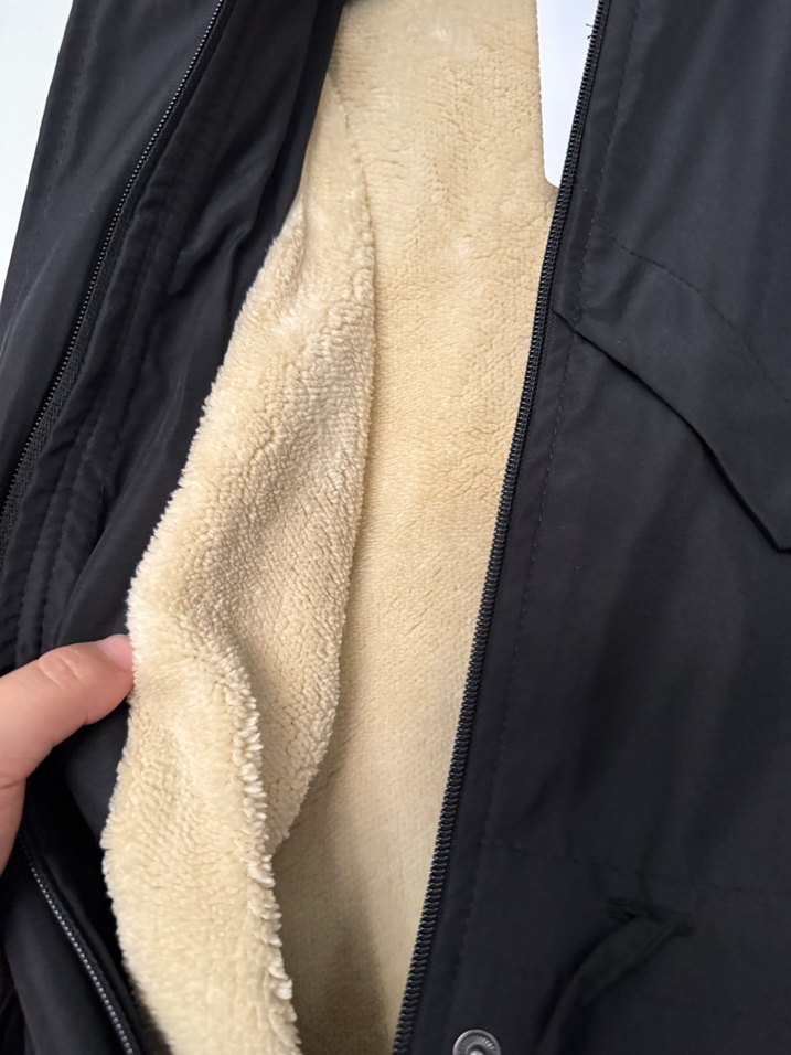 Siyah Kürk Detaylı Midi Kadın Mont - Görsel 3