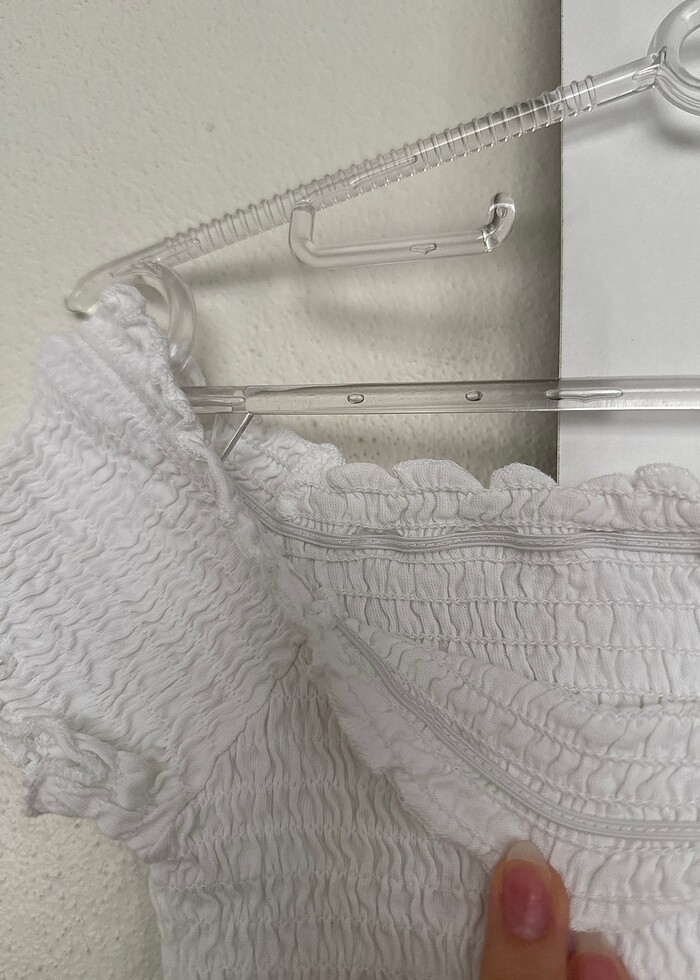 Beyaz büzgülü üst - Görsel 3