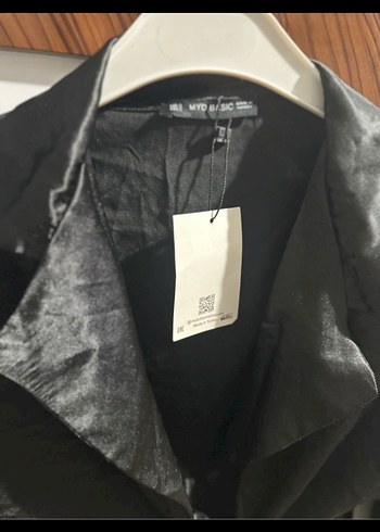 Bağlamalı Kruvaze Yaka Siyah Saten Bluz - Görsel 3