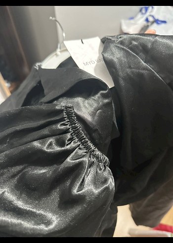 Bağlamalı Kruvaze Yaka Siyah Saten Bluz - Görsel 4