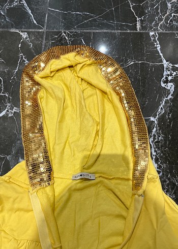 Sarı Parlak Kapüşonlu Kadın Ceket - Görsel 3