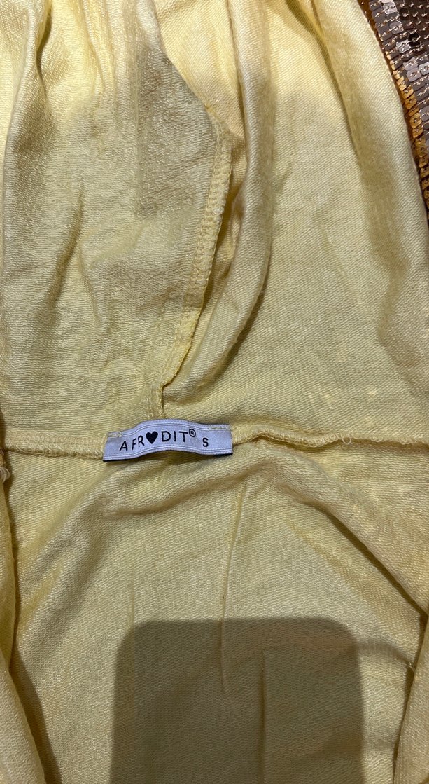 Sarı Parlak Kapüşonlu Kadın Ceket - Görsel 2