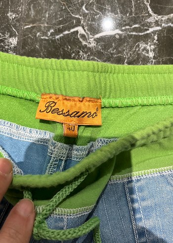 Yeşil Şeritli Kemerli Mini Kot Şort - Görsel 2