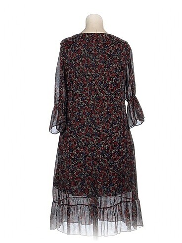 m Beden PreLoved Kısa Elbise %70 İndirimli.