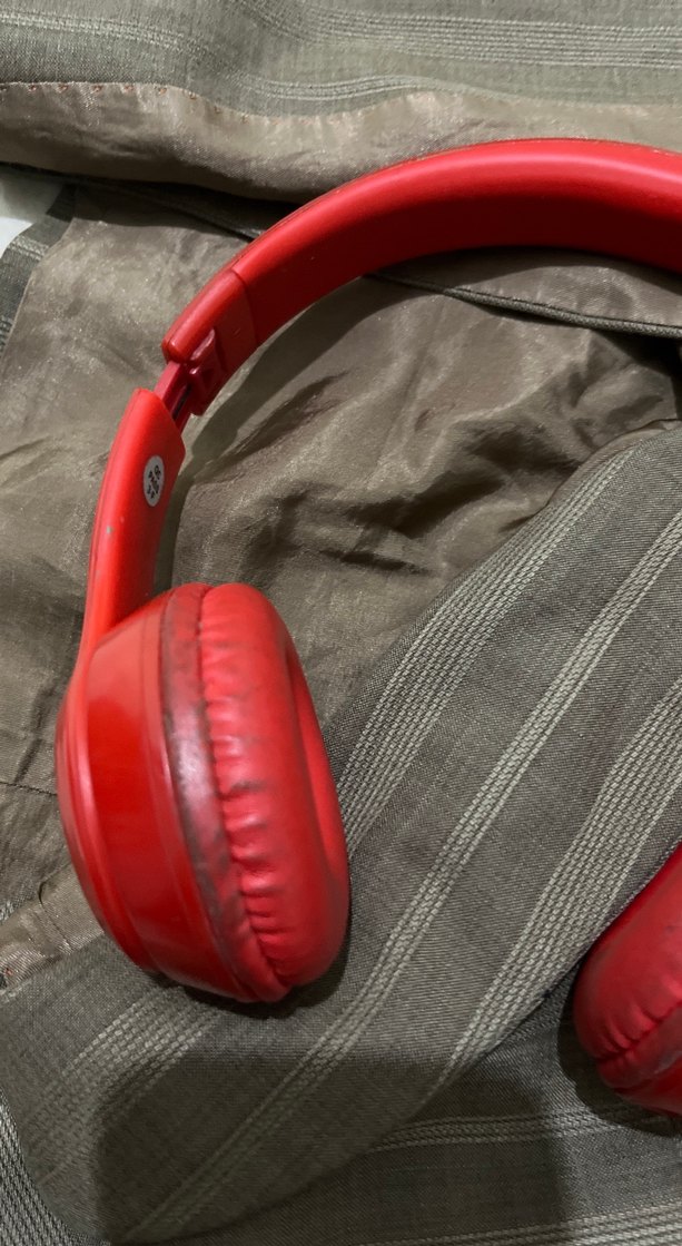 Kırmızı Kulaklık - Görsel 2