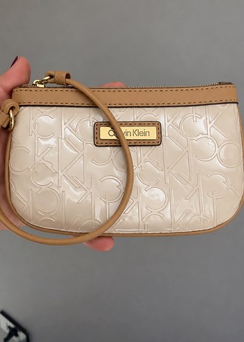 Calvin Klein Ekru Monogramli Sik Mini Canta
