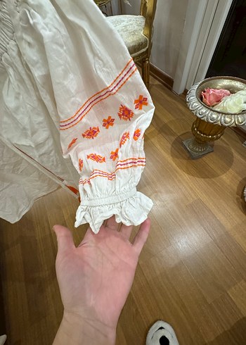 Püsküllü Nakışlı Beyaz Mini Bohem Bluz - Görsel 3