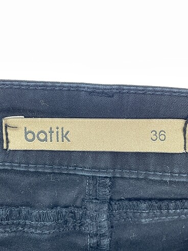 36 Beden siyah Renk Batik Jean / Kot %70 İndirimli.