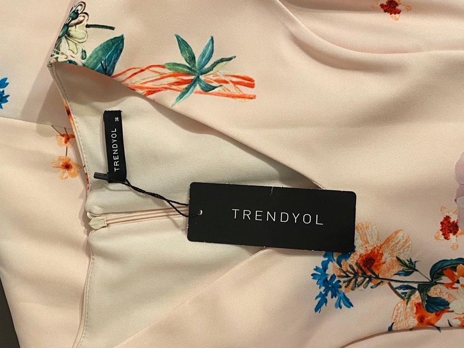 Çiçekli toz pembe elbise - Görsel 3