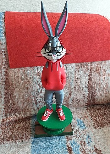  Tavşan Figürlü Kırmızı Kapüşonlu Aksiyon Figürü kurmalı 52 cm